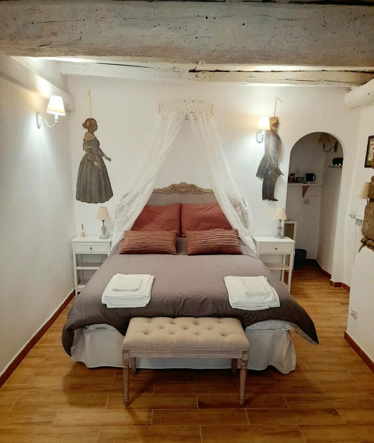 Livia'S Charming Room Trevignano Romano Luaran gambar